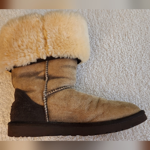 Ugg Tall Boots, Distressed, Tan and Brown, size 8, fold over, roll down - Picture 2 of 7